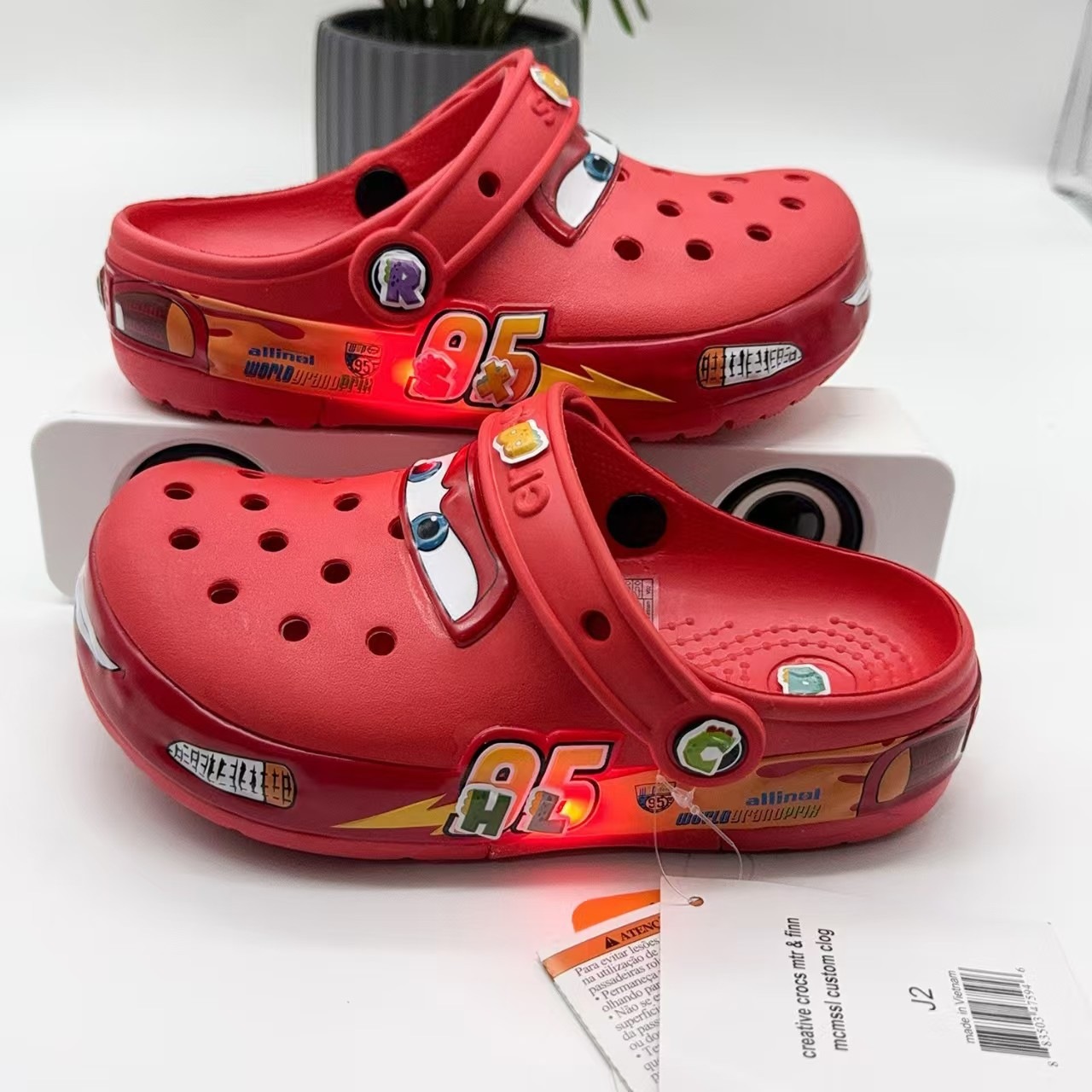 Lighting Mcqueen Decor - Dziecięce chodaki z podświetleniem LED, z