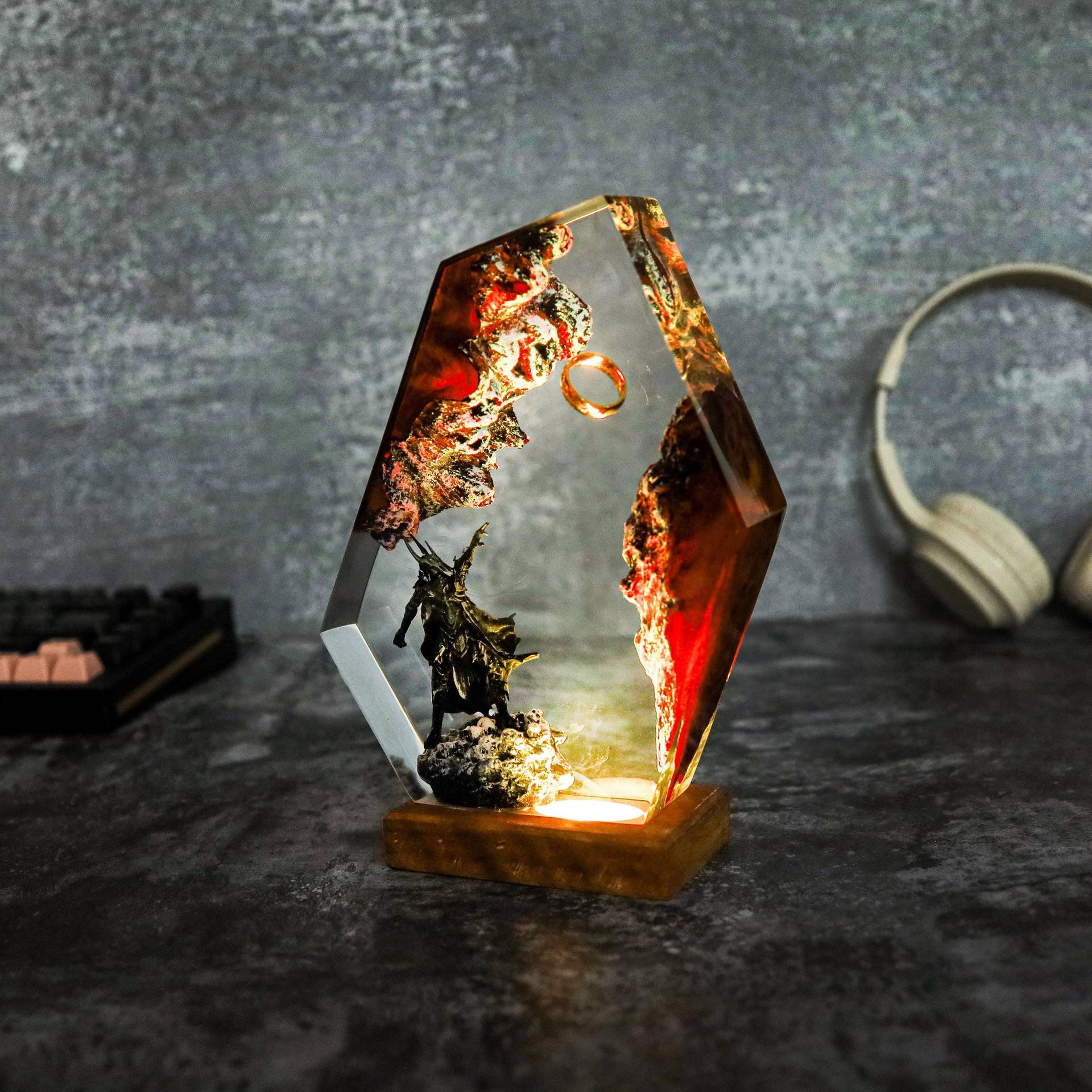 Lighting Decoration For Wedding - Figurka z sceny filmowej, stolik, lampa