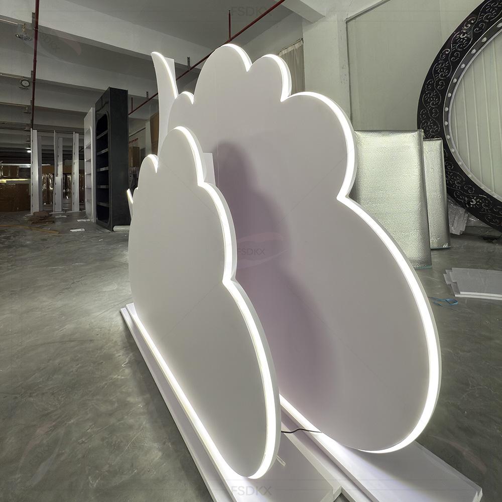 Elegancka dekoracja tła imprez – Lighting Decor Rentals recenzja i cena